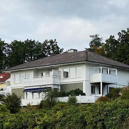 Apartment Right Next To The Golf Course And With The Ocean Just Around The Corner Ljungskile Exteriör bild