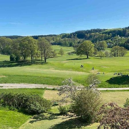 Apartment Right Next To The Golf Course And With The Ocean Just Around The Corner Ljungskile Exteriör bild
