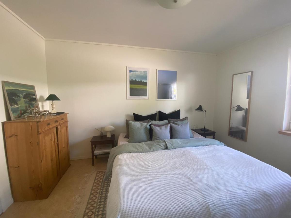 Apartment Right Next To The Golf Course And With The Ocean Just Around The Corner Ljungskile Exteriör bild