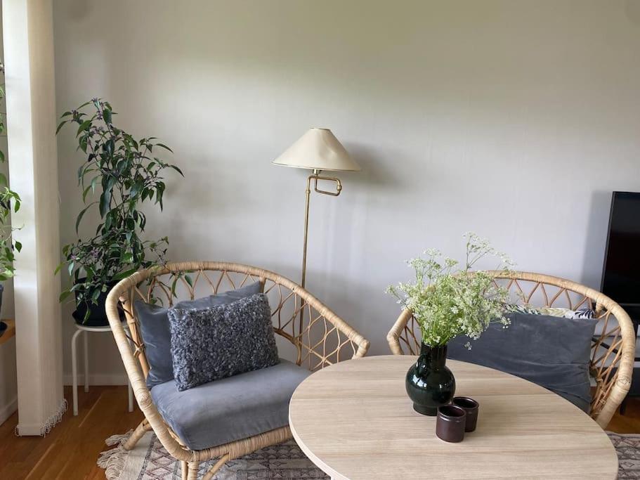 Apartment Right Next To The Golf Course And With The Ocean Just Around The Corner Ljungskile Exteriör bild