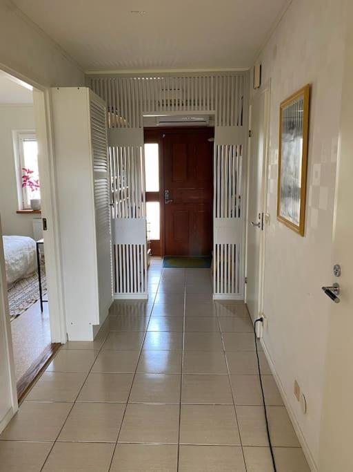 Apartment Right Next To The Golf Course And With The Ocean Just Around The Corner Ljungskile Exteriör bild